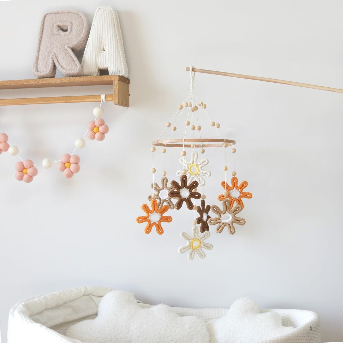 Woven Daisy Crib Mobile for Girls Boys, Daisy Mobile for Crib Boho Baby Mobile Daisy Flower Mobile for Crib Girl