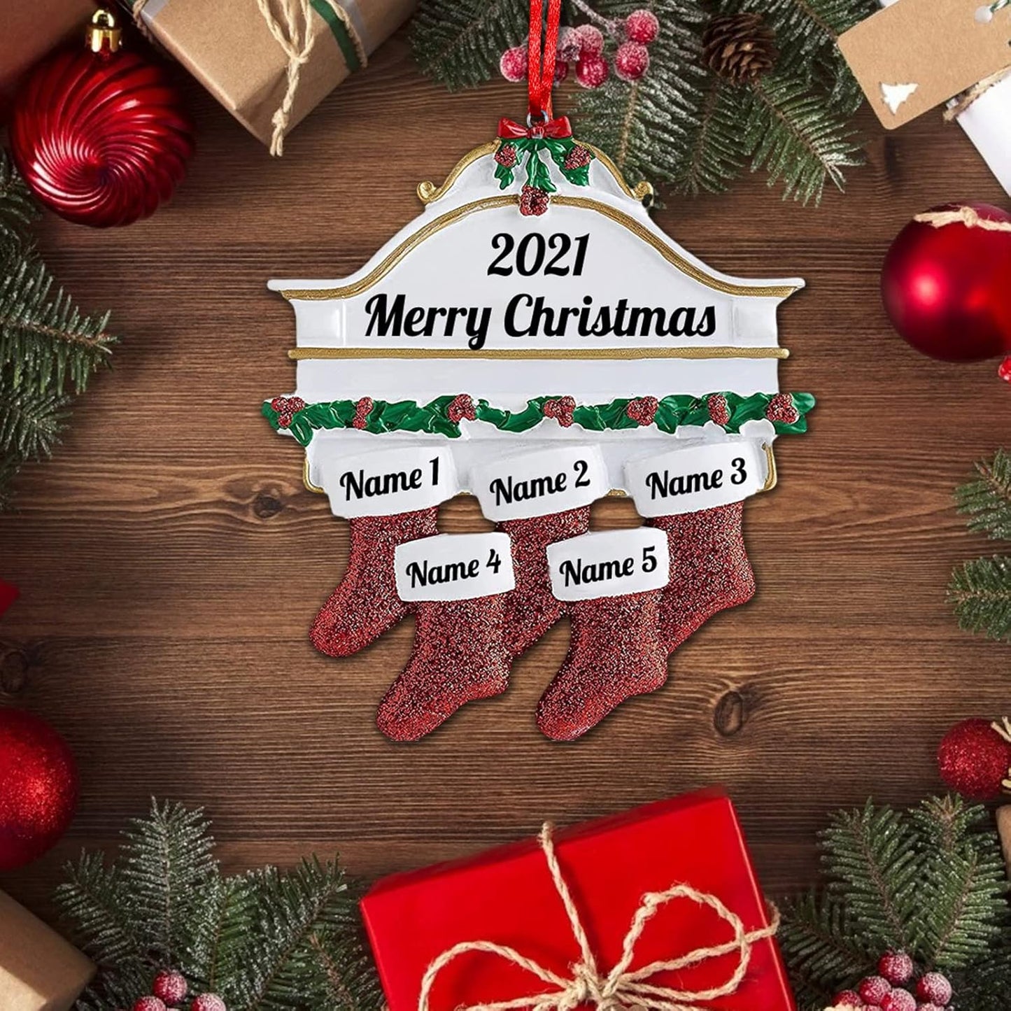 Personalized Christmas Ornaments Family of 2,3,4,5,6,7,8 Custom Christmas Stocking Ornaments with Names, Customized Xmas Day Home Christmas Tree Decora- Family of 5