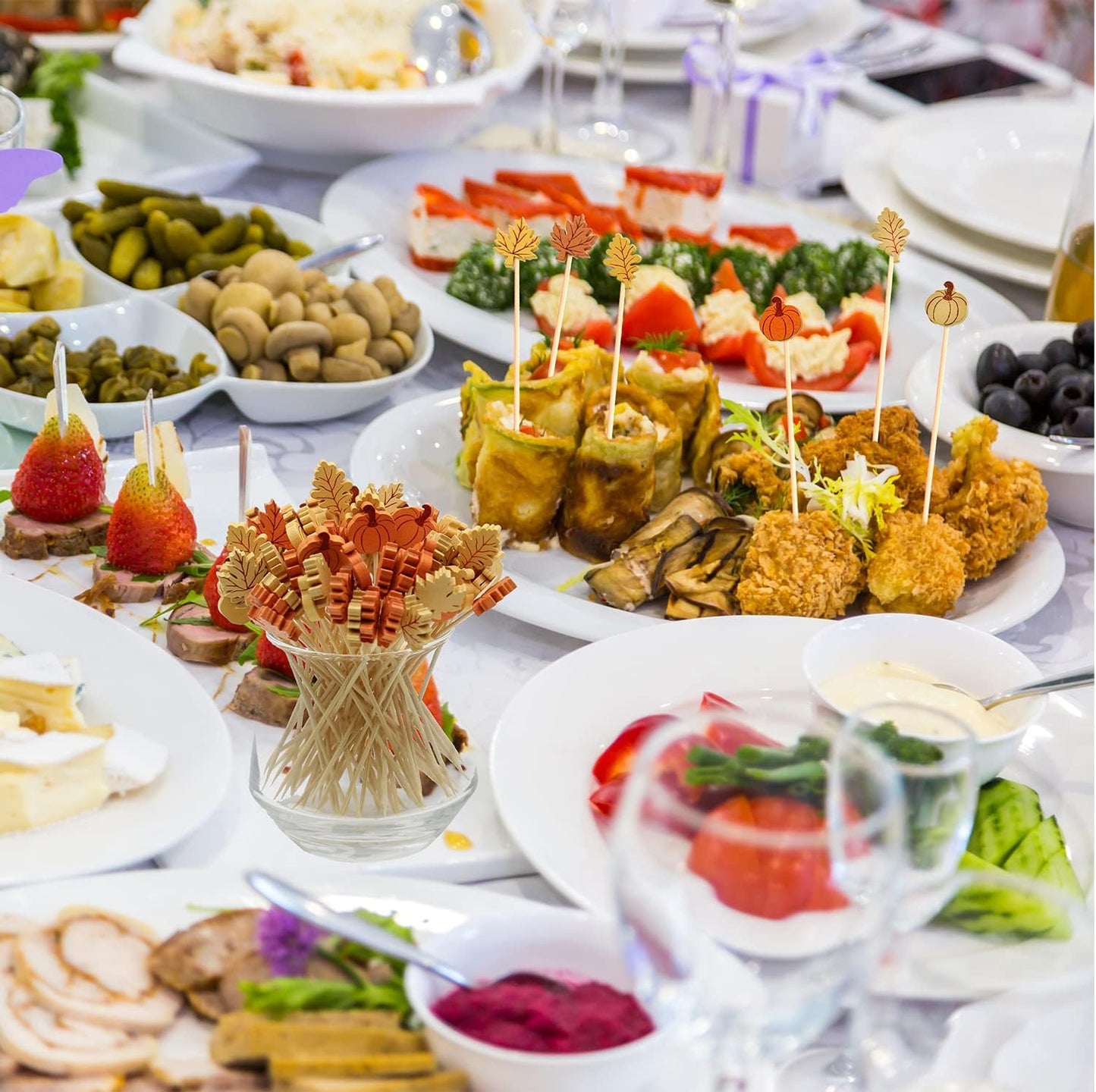 Fall Cocktail Picks Pumpkin Maple Leaf Assorted Autumn Theme Toothpicks Fruit Drinks Dessert Sticks Food Sandwich Appetizer Charcuterie Skewers, for Thanksgiving Decorations Party Supplies (200)