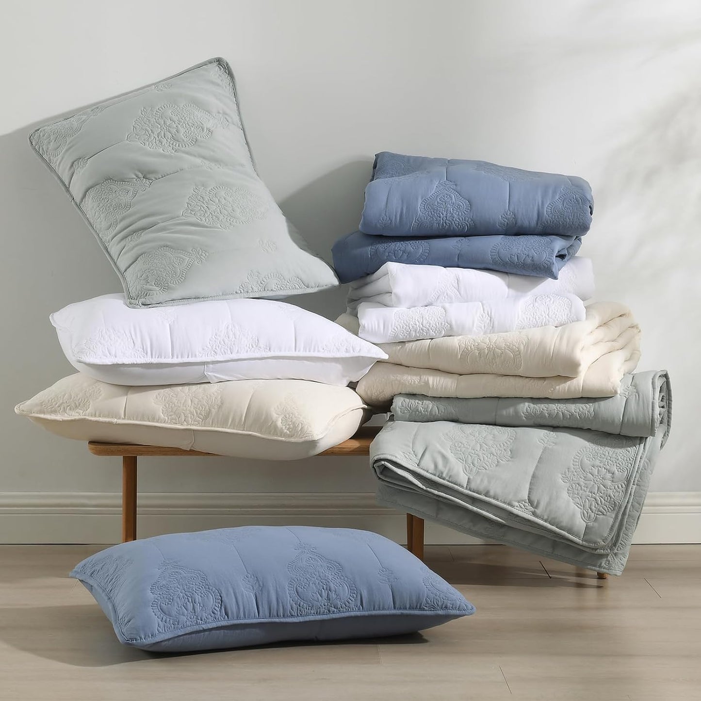 HORIMOTE HOME Ivory Quilt Queen Size Floral Quilt Bedspread Lightweight Soft Pre-Washed Microfiber Bedcover, 3 Pieces Thin Comforter Bed Cover Bedding Set for All Season