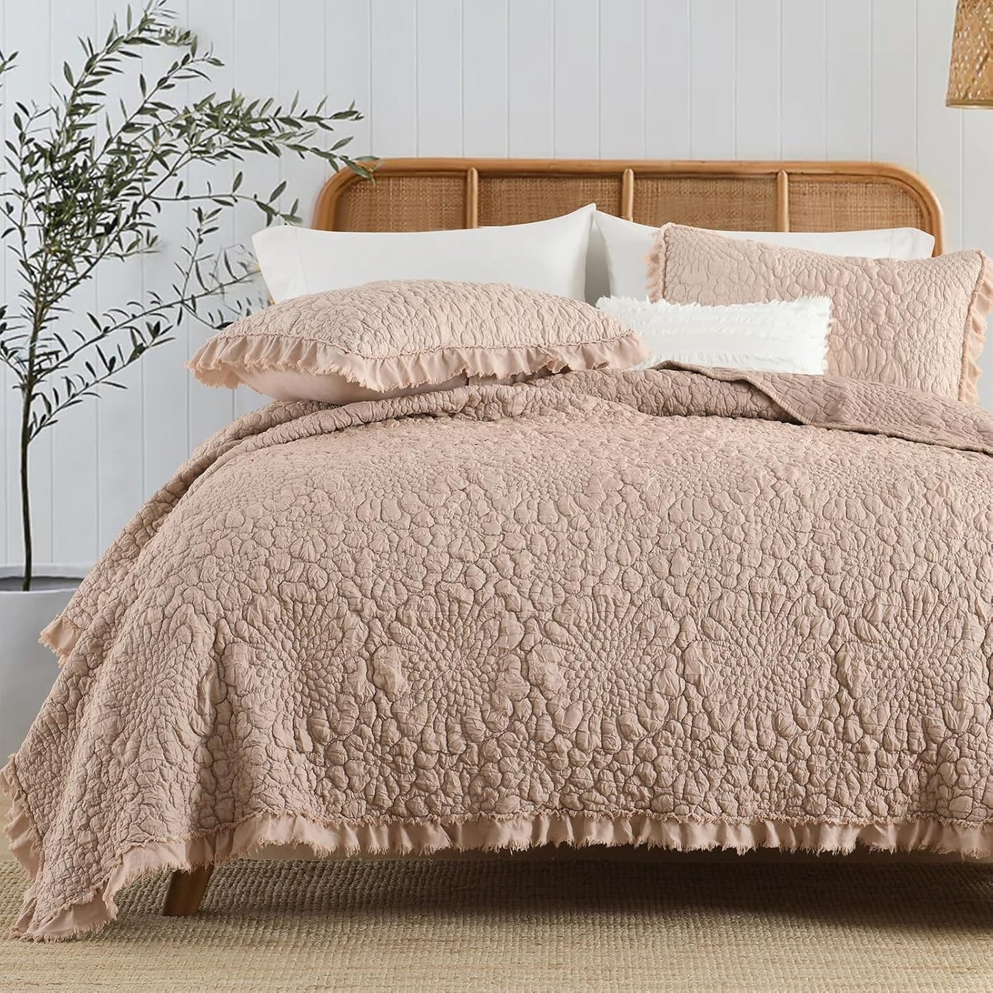 HORIMOTE HOME Pinkish Grey Ruffled Quilt Queen Size, Stone-Washed Lightweight Crinkled Farmhouse Rustic Shabby Chic Bedding Set, 3 Pieces Reversible Bedspread with Pillow Shams for All Season