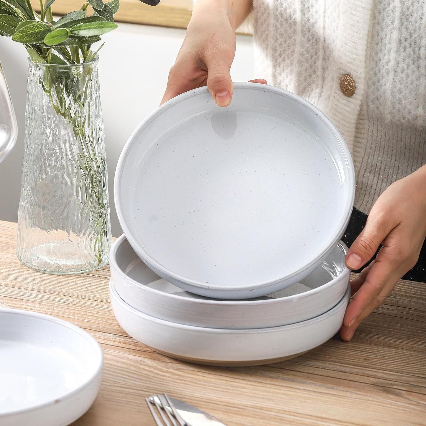 Pasta Bowls 26 OZ,Ceramic Salad Serving Bowls Set of 4,Large 8.2 inch Shallow Bowls Plates for Soup,Fruit,Noodle,Dinner,Dishwasher & Microwave Safe,White