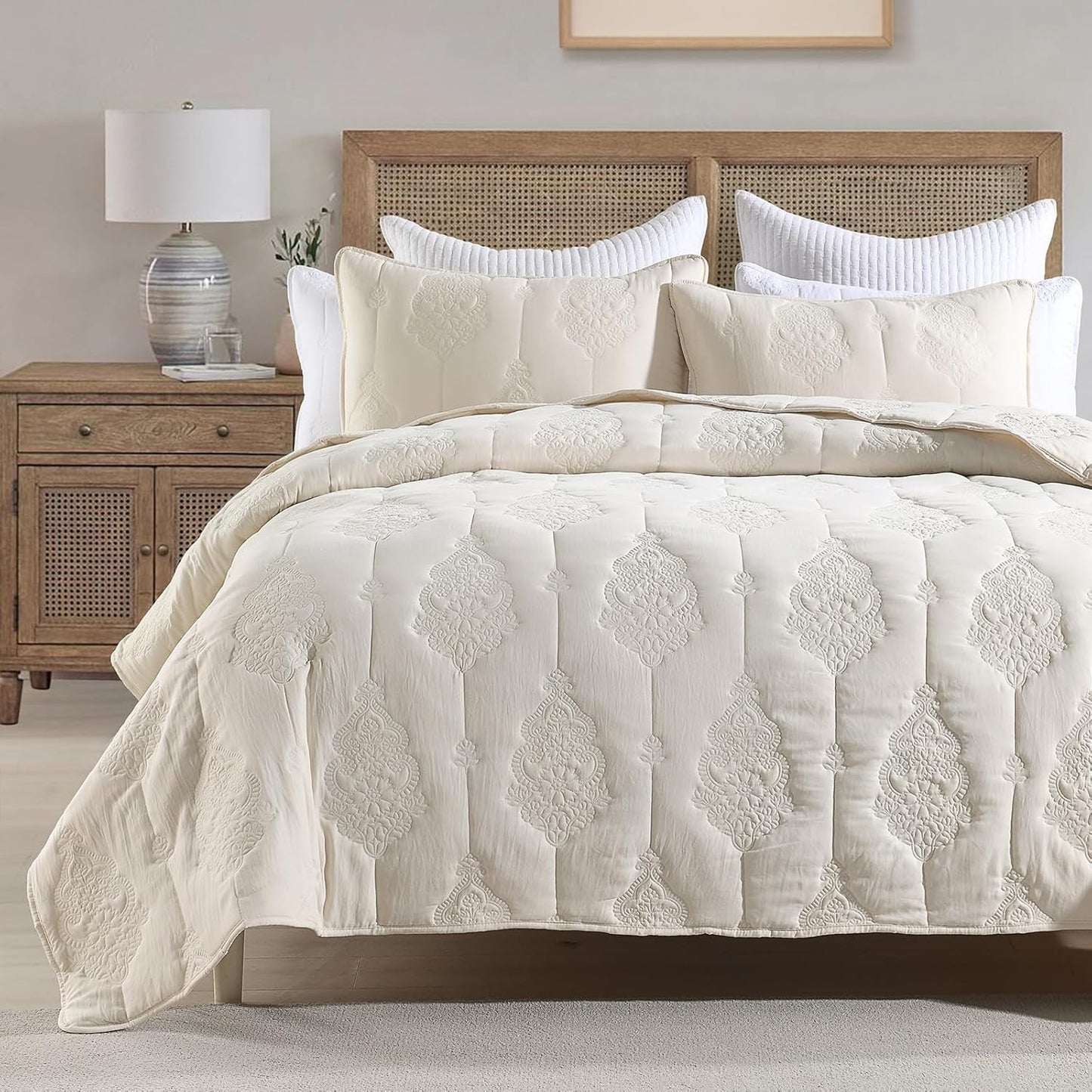 HORIMOTE HOME Ivory Quilt King Size Floral Quilt Bedspread Lightweight Soft Pre-Washed Microfiber Bedcover, 3 Pieces Thin Comforter Bed Cover Bedding Set for All Season