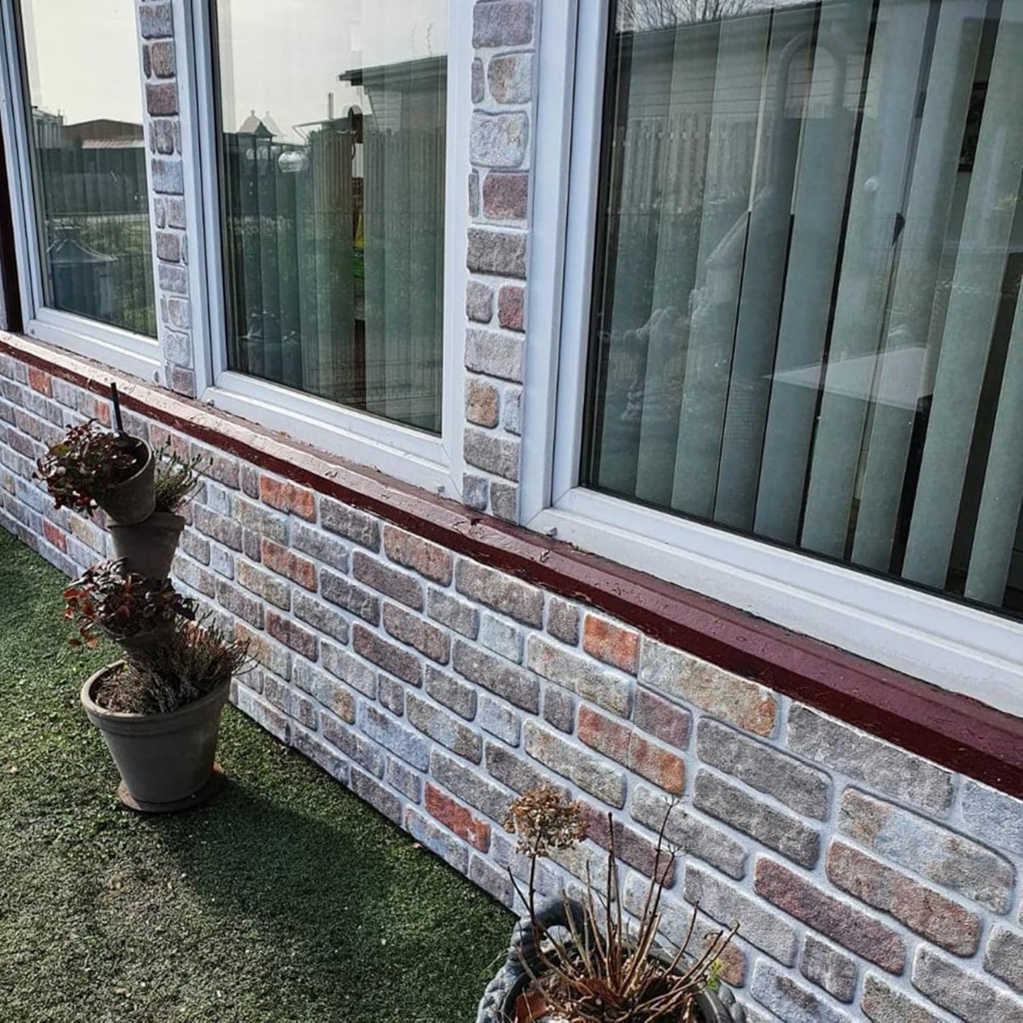 Dundee Deco 3D Wall Panels Faux Brick - Cladding, Brown Beige Stone Look Wall Paneling, Styrofoam Facing for Living Room, Kitchen, Bathroom, Balcony, Bedroom, Set of 5, Covers 27 sq ft