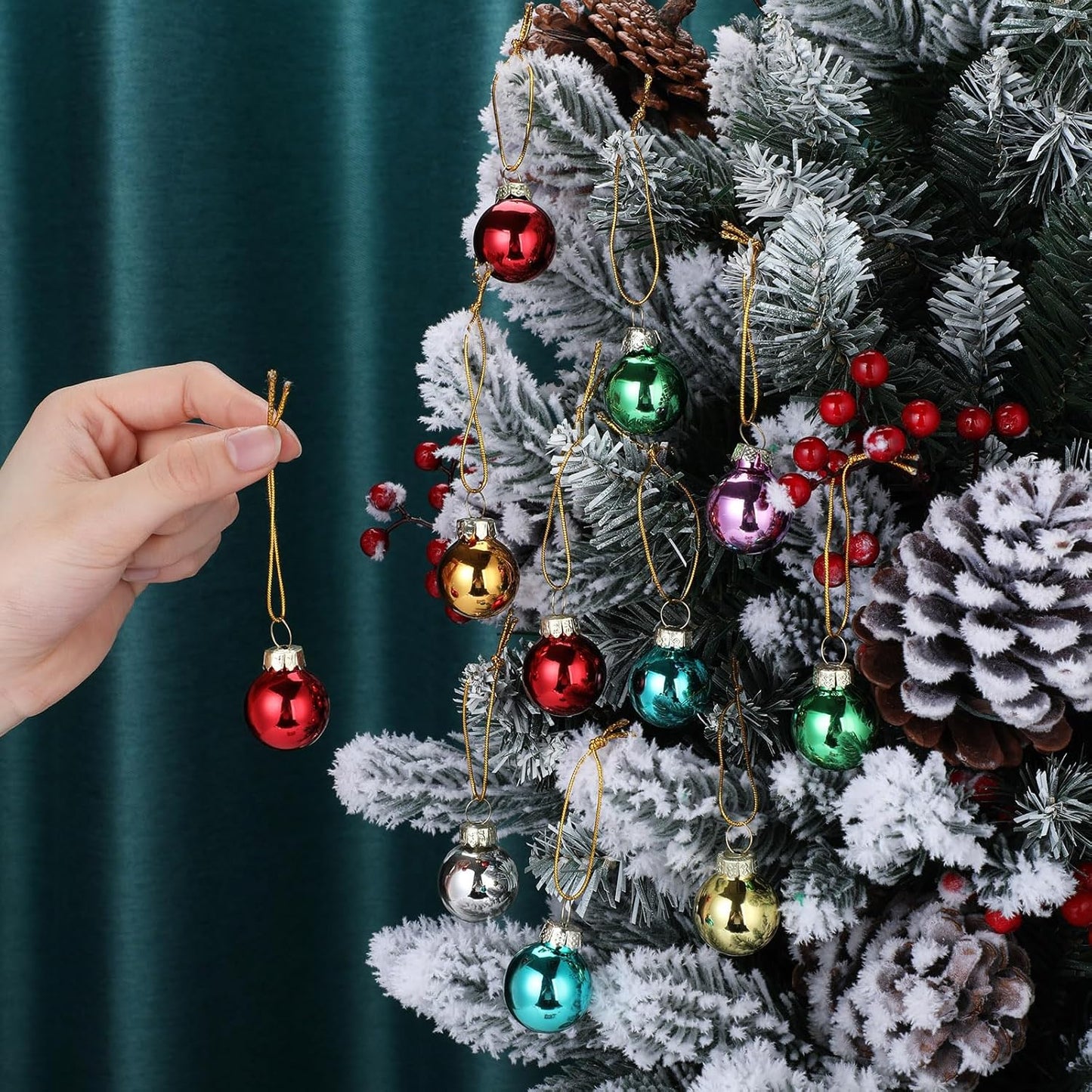Tioncy 32 Pcs 1 Inch Mini Glass Christmas Ornaments Balls Shiny Christmas Balls Tiny Tree Hanging Decoration Small Colorful Ball Pendant for Xmas Party Supplies(Multi Colors)