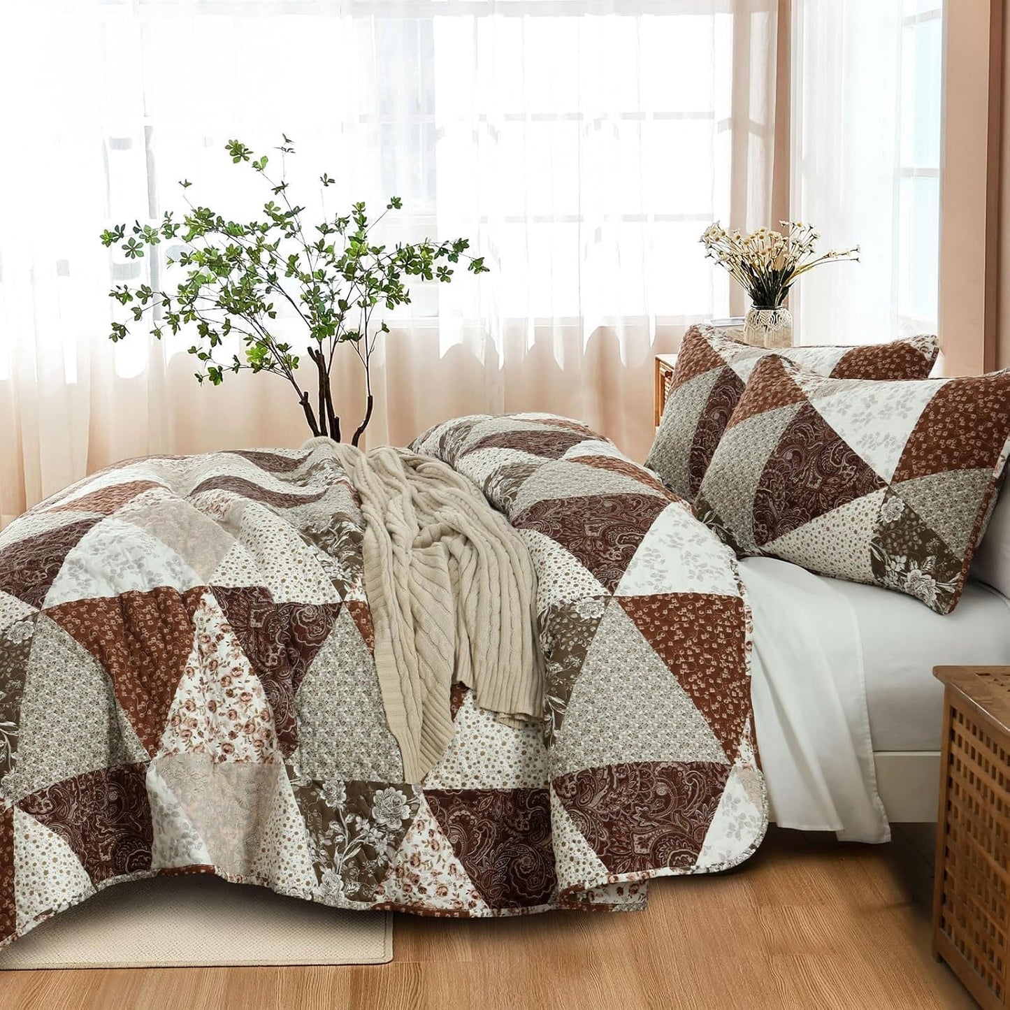 Dobuyly Fall King Size Bedspread, Brown Floral Triangle Patchwork King Size Quilt Fall Bedding Set, Soft Lightweight Microfiber Coverlet Set (1 Quilt, 2 Pillow Shams)