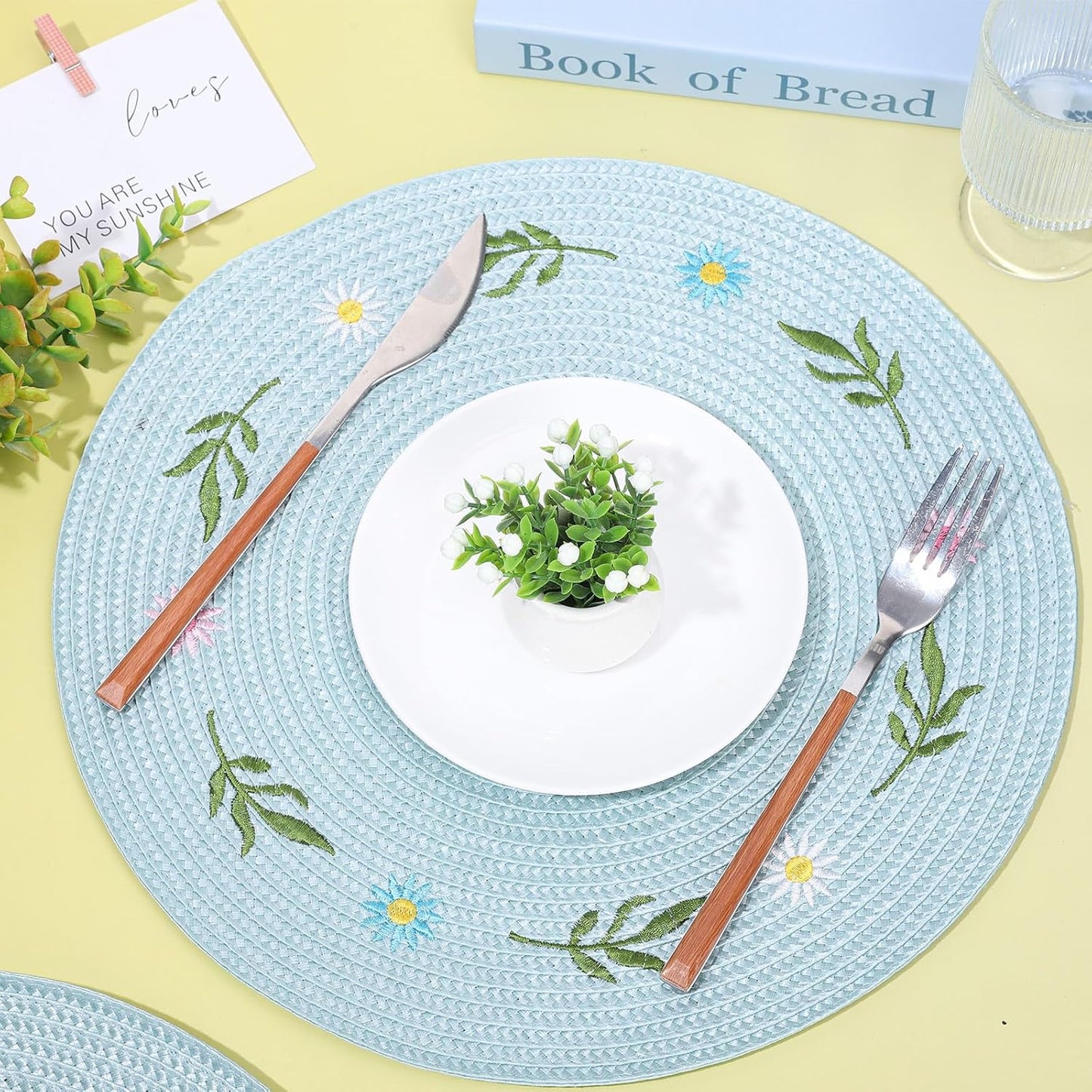 Whaline 4Pcs Round Daisy Placemats Spring Flower Embroidered Place Mats Greenery Floral Dinner Table Mats for Home Holiday Wedding Bridal Baby Shower Birthday Party Decor