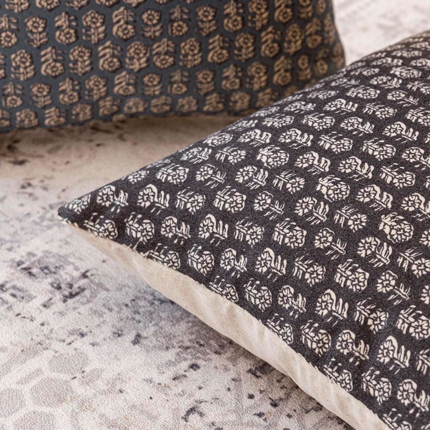 Foindtower Set of 2 Decorative Vintage Floral Print Throw Pillow Covers Neutral Modern Farmhouse Cushion Covers Boho Home Decor for Sofa Couch Chair Bedroom Living Room Outdoor,20×20 Inch,Black