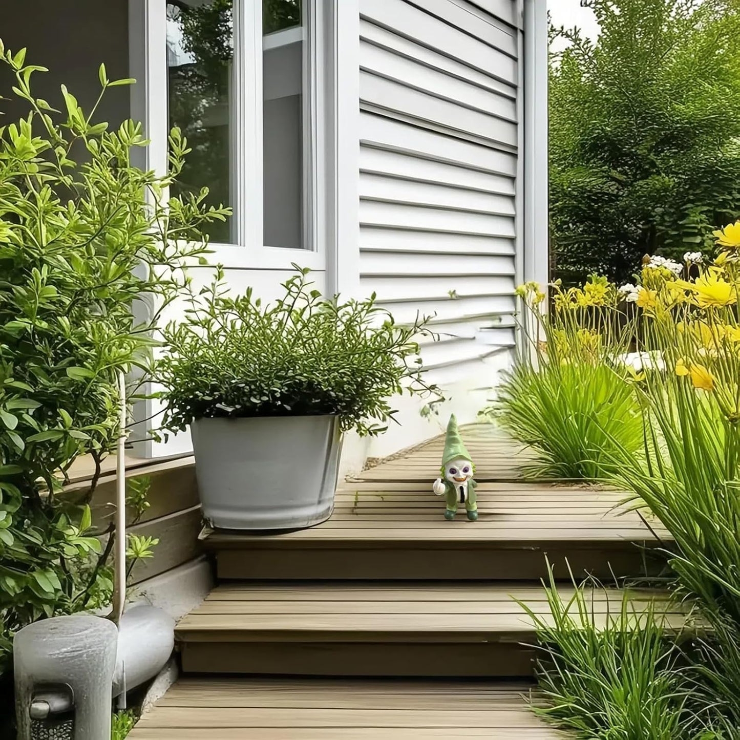 Middle Finger Decor Statue Horror Movie Gnome Creepy Outdoor Halloween Decor, Resin Garden Dwarf Sculpture for Haunted House Lawn Decoration (5.5in, Green)