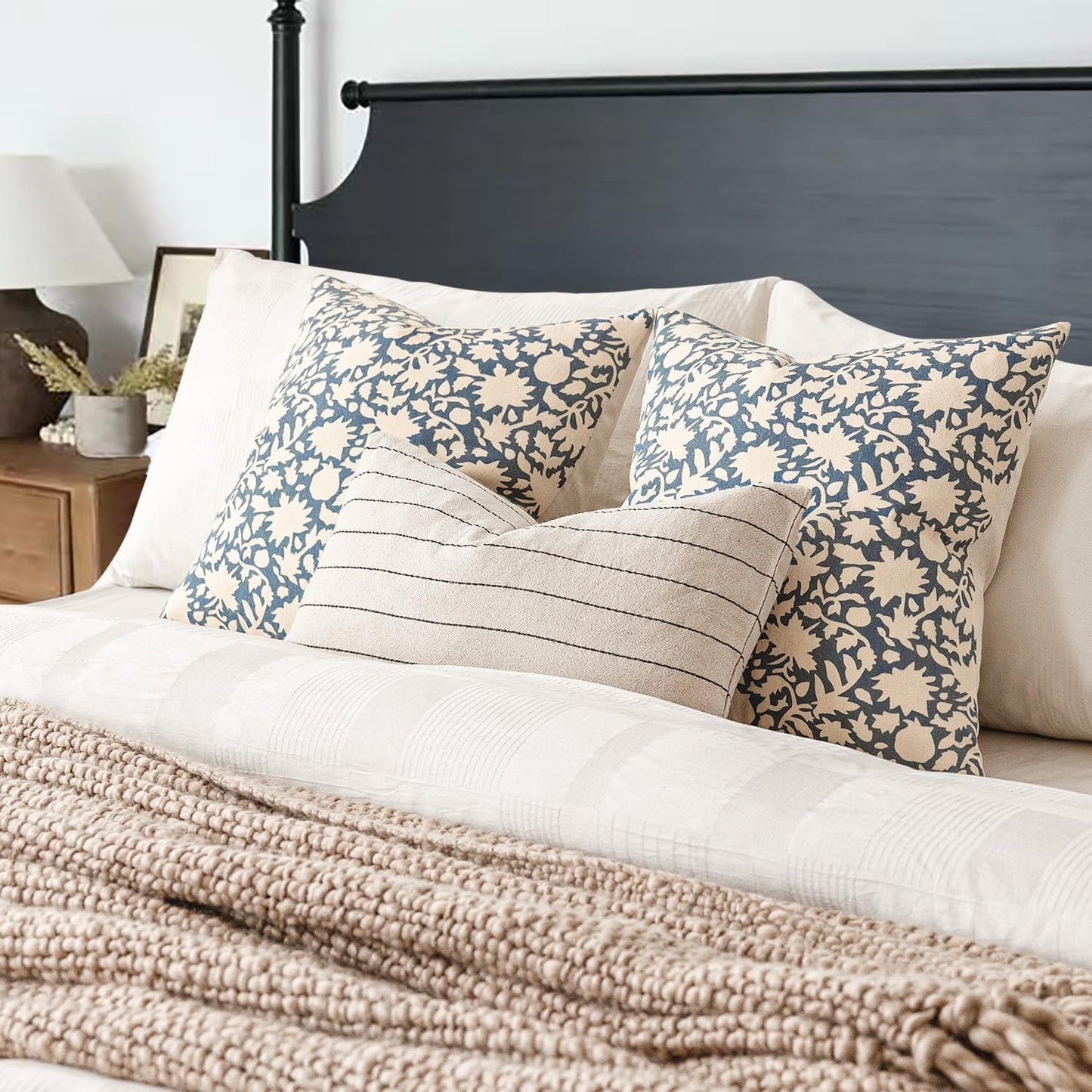 Foindtower Set of 2 Decorative Neutral Floral Throw Pillow Covers Accent Farmhouse Cushion Covers Boho Vintage Pillowcase for Couch Sofa Bedroom Living Room Home Decor Outdoor,18×18 Inch,Dusty Blue