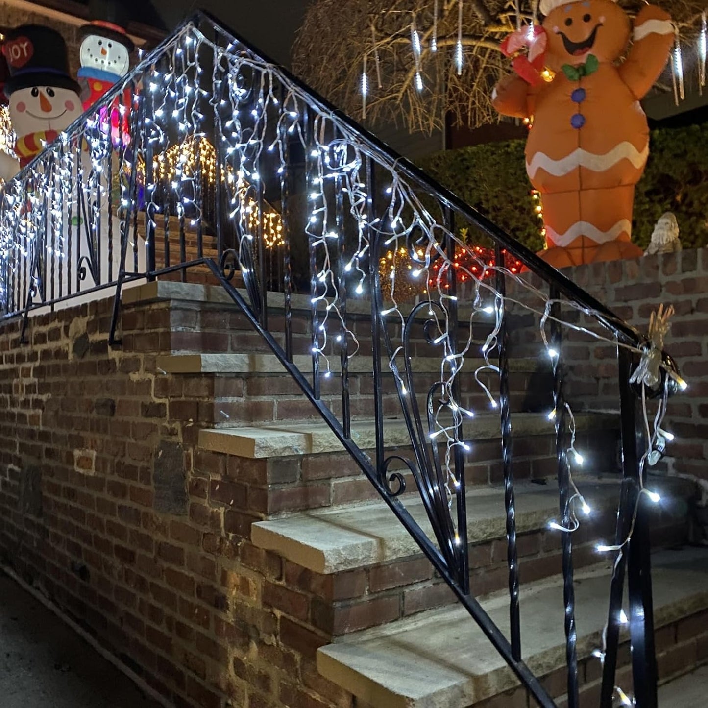 YEGUO 33ft 400 LED Icicle Lights Outdoor, 80 Drops Icicle Christmas Lights Connectable, 8 Modes White Icicle String Lights with Timer Memory Indoor