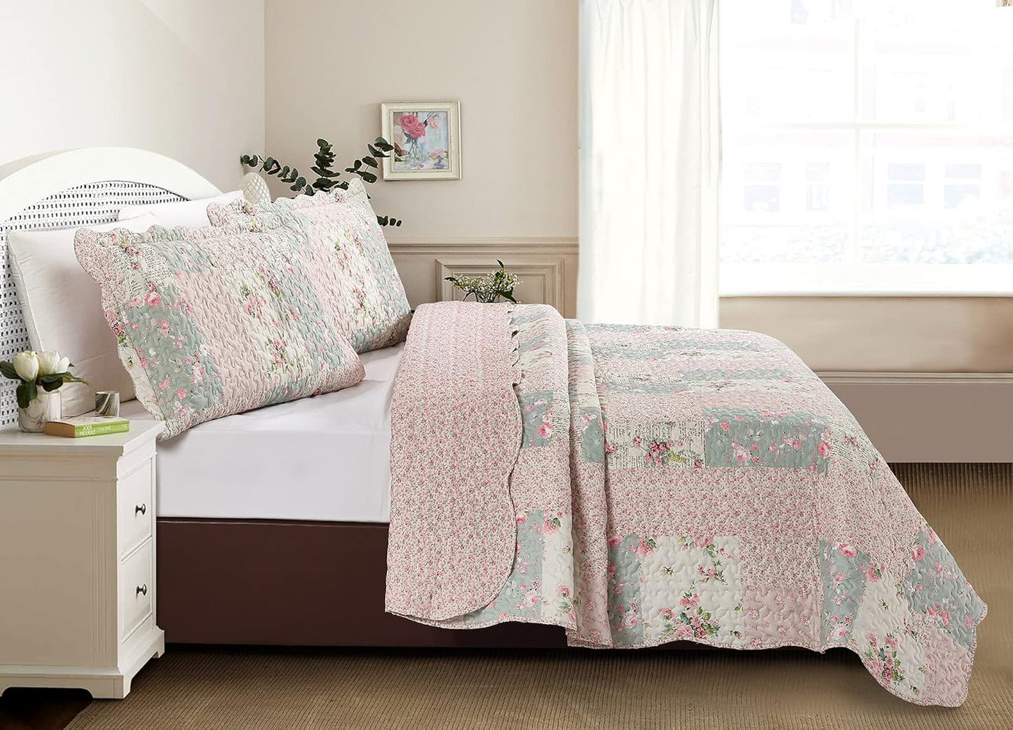 Brilliant Sunshine Rose and Sage Quilt Set, 3-Piece Bedding Sets with 2 King Pillow Shams, Washable and Reversible Bedspread, Soft Lightweight Coverlet, All-Season, King/Cal King, Light Pink Green