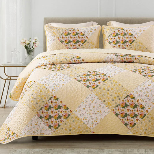 Exclusivo Mezcla Reversible Boho Quilt Set Queen Size, 3 Pieces Patchwork Yellow All Season Bedspreads, Ultra Soft Floral Coverlet Bedding Set with Printed Pattern (1 Quilt, 2 Pillow Shams)