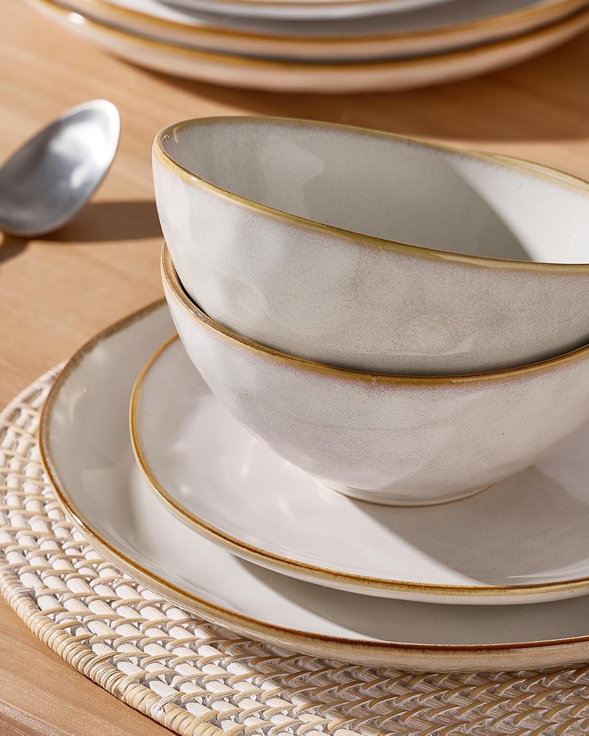 Famiware Dinnerware Sets for 4, Ocean Round 12-Piece Kitchen Plates and Bowls Sets, Reactive Glaze, Microwave and Dishwasher Safe, Scratch Resistant, Cappuccino White