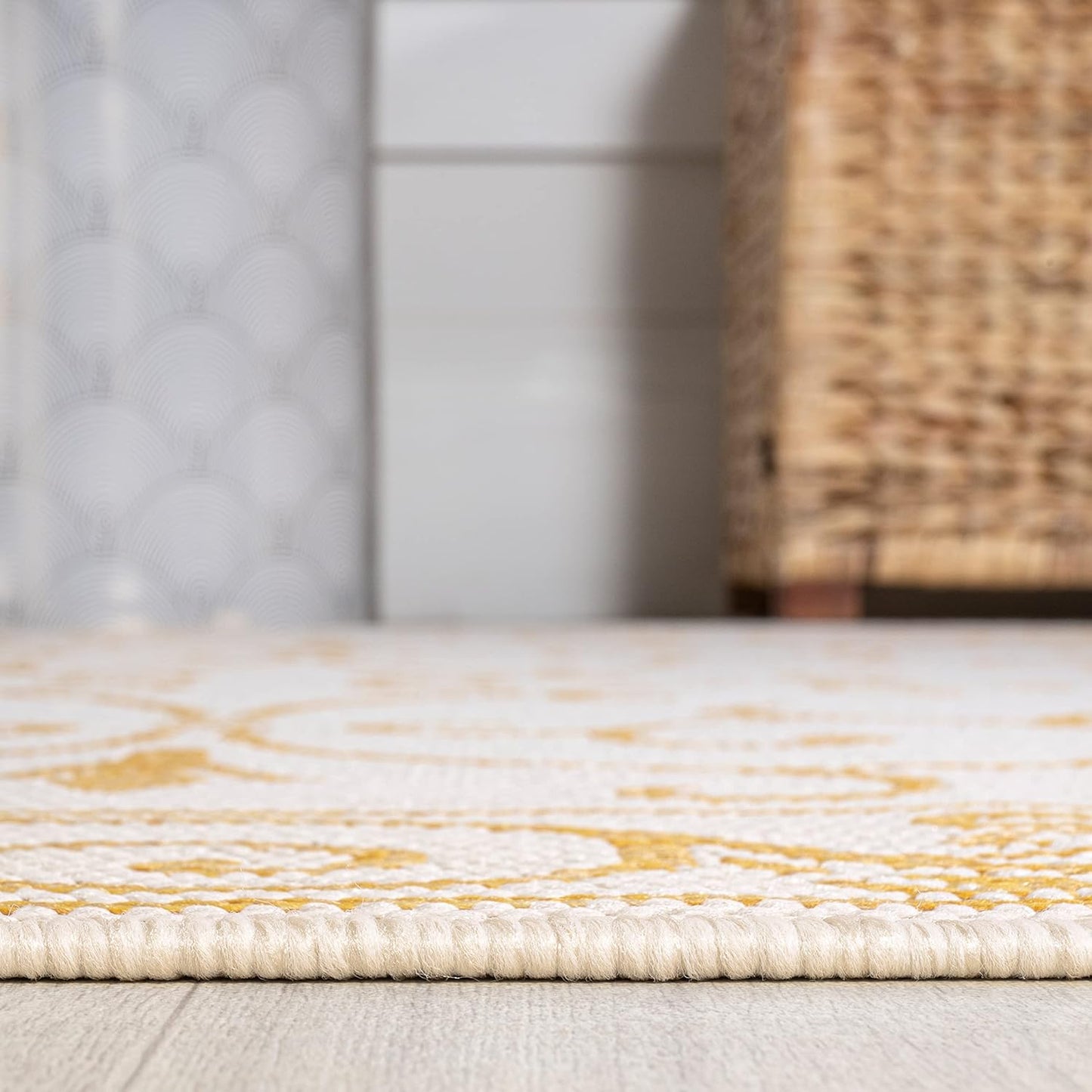 JONATHAN Y Vintage Filigree Indoor Outdoor Square Area Rug 5X5 Cream/Yellow, Charleston Textured Weave for Backyard, Patio, Porch, Easy-Cleaning, High Traffic, Pet-Friendly, Non-Shedding SMB106M-5SQ