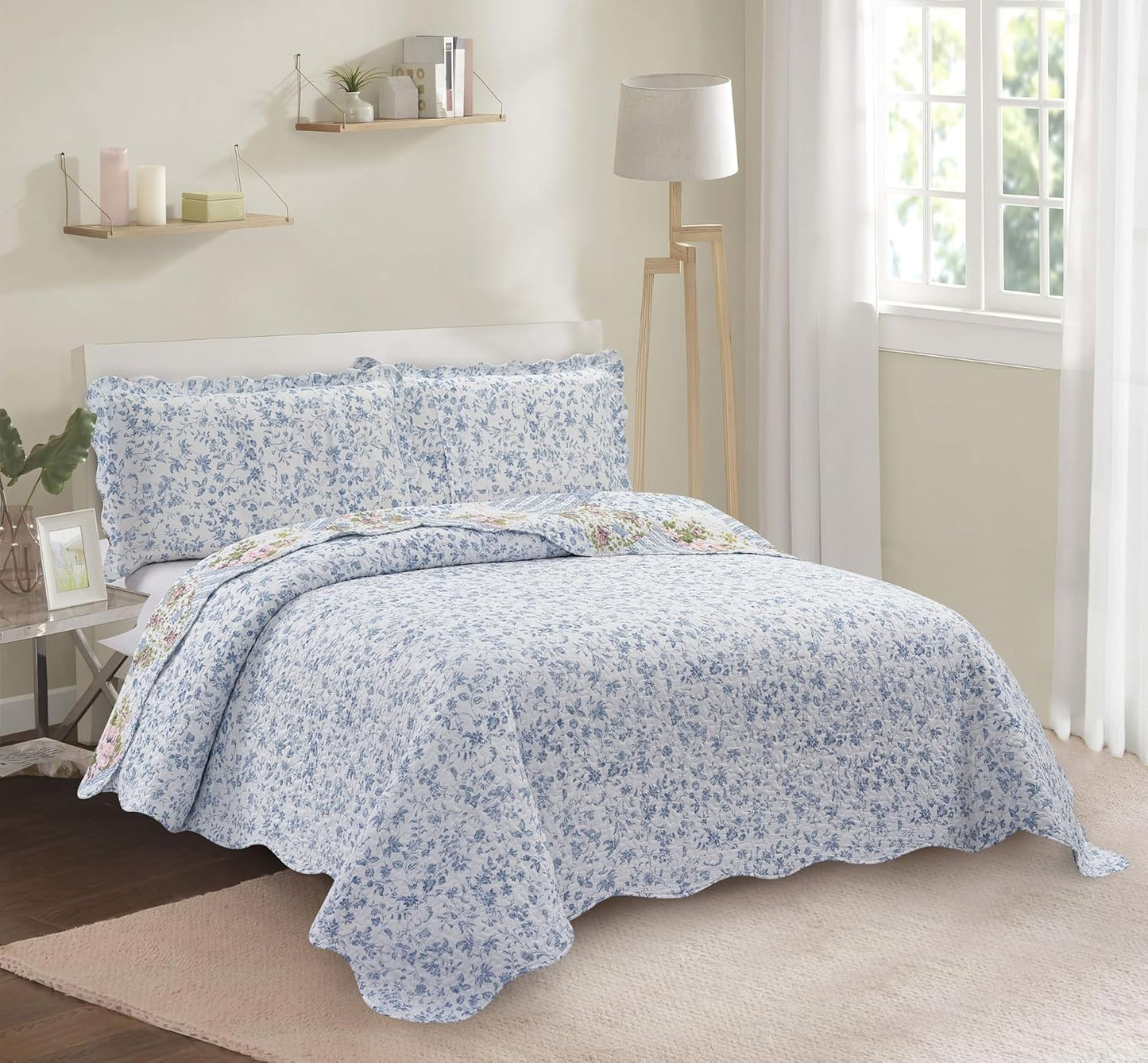 Brilliant Sunshine Blue Rose Patchwork, 3-Piece Quilt Set with 2 Shams, Reversible Bedspread, Soft Lightweight Coverlet, All-Season, King, Blue Rose