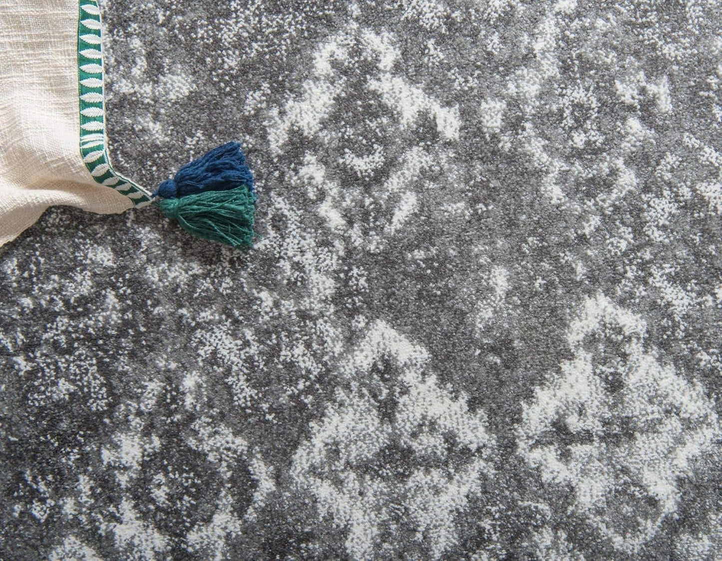 Unique Loom Rosso Collection Vintage, Traditional, Bohemian, Geometric, Distressed, Southwestern Area Rug, 4' 0" x 6' 0", Gray/Ivory