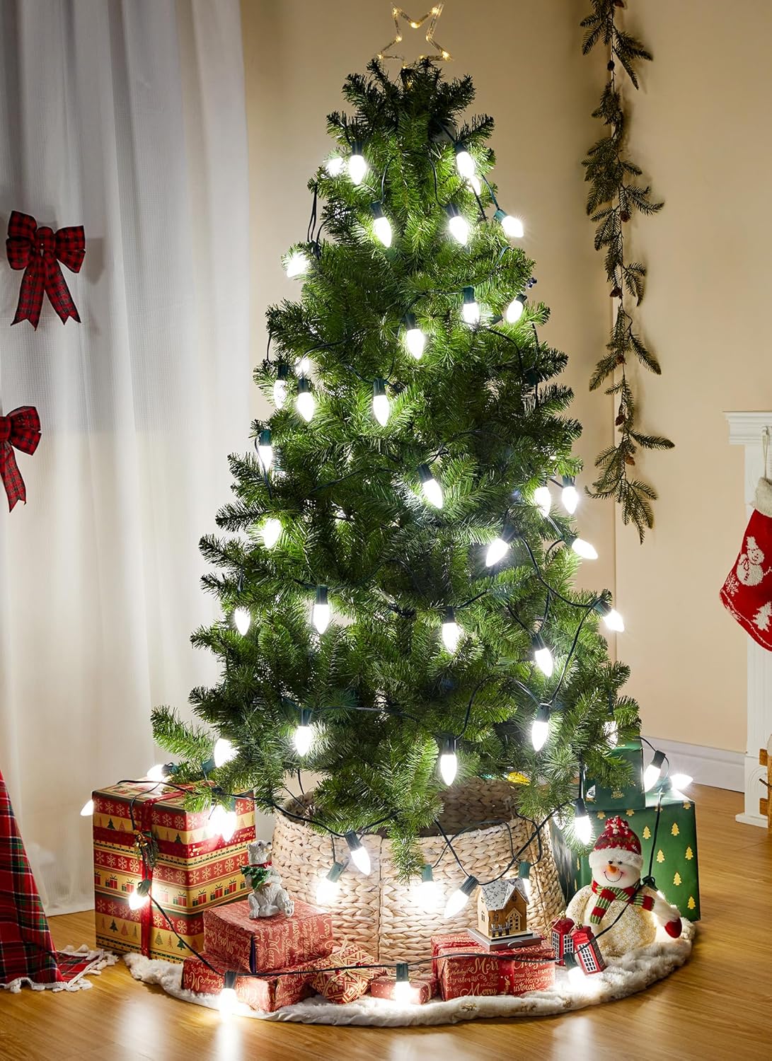 Brightown Outdoor Christmas Lights, 100 Ft C9 LED Commercial String Lights with Pure White Strawberry C9 Bulbs, Waterproof Connectable UL Certified C9 Lights for Indoor Yard Xmas Tree House Decor