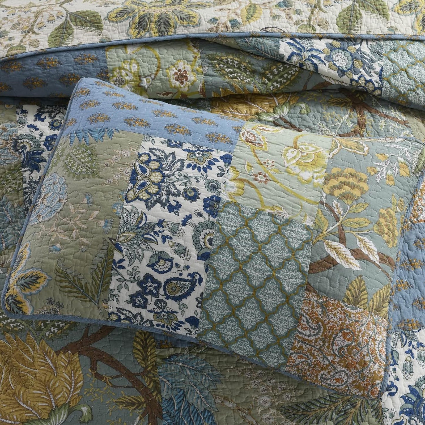 Yvooxny California King Quilt Set - Bohemian Farmhouse Patchwork Floral Pattern, Reversible Green, 110 x 118 Inch Quilt + 2 Pillowcases