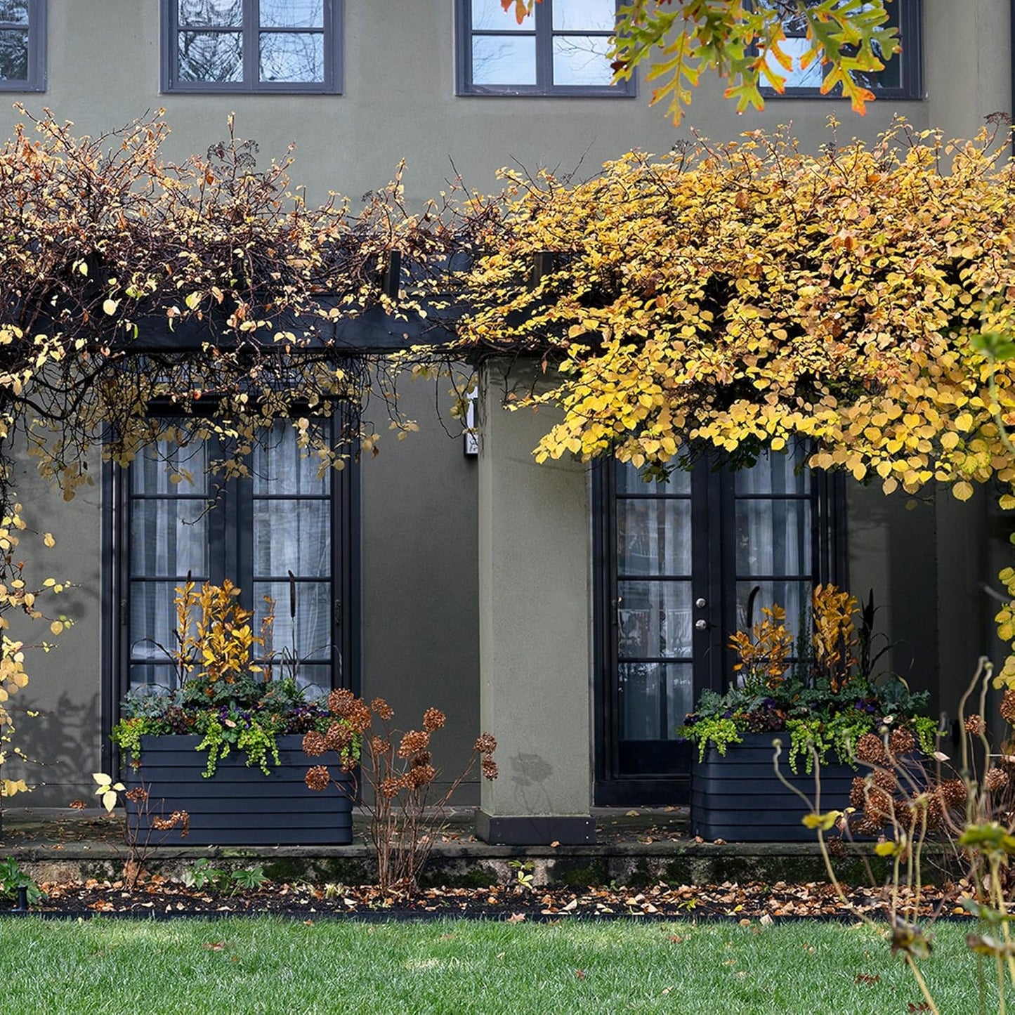 Crescent Garden Slat Medium Rectangular Planter Box for All-Weather - Self-Watering Outdoor Deck Box Planter for Flowers and Herbs (Caviar Black, 36'' x 17'' x 17''H)