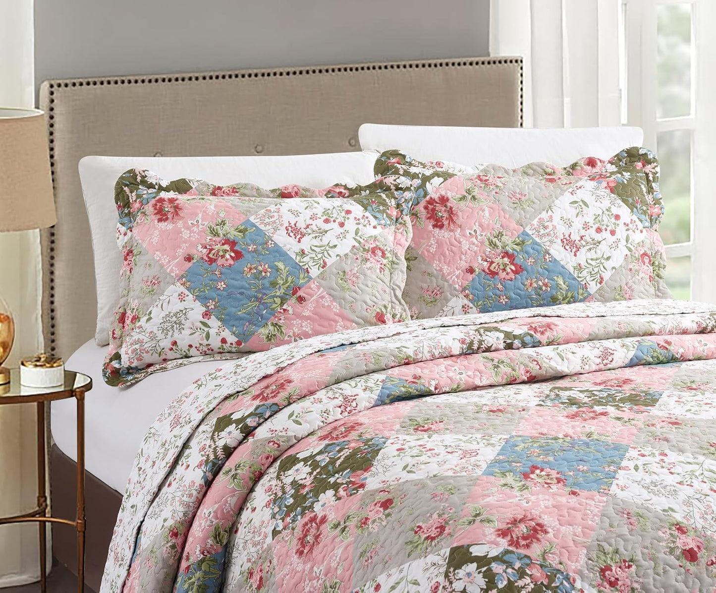 Brilliant Sunshine Peach and Olive Flowers Patchwork, 3-Piece Quilt Set with 2 Shams, Reversible Bedspread, Soft Lightweight Coverlet, All-Season, Full/Queen, Peach Olive