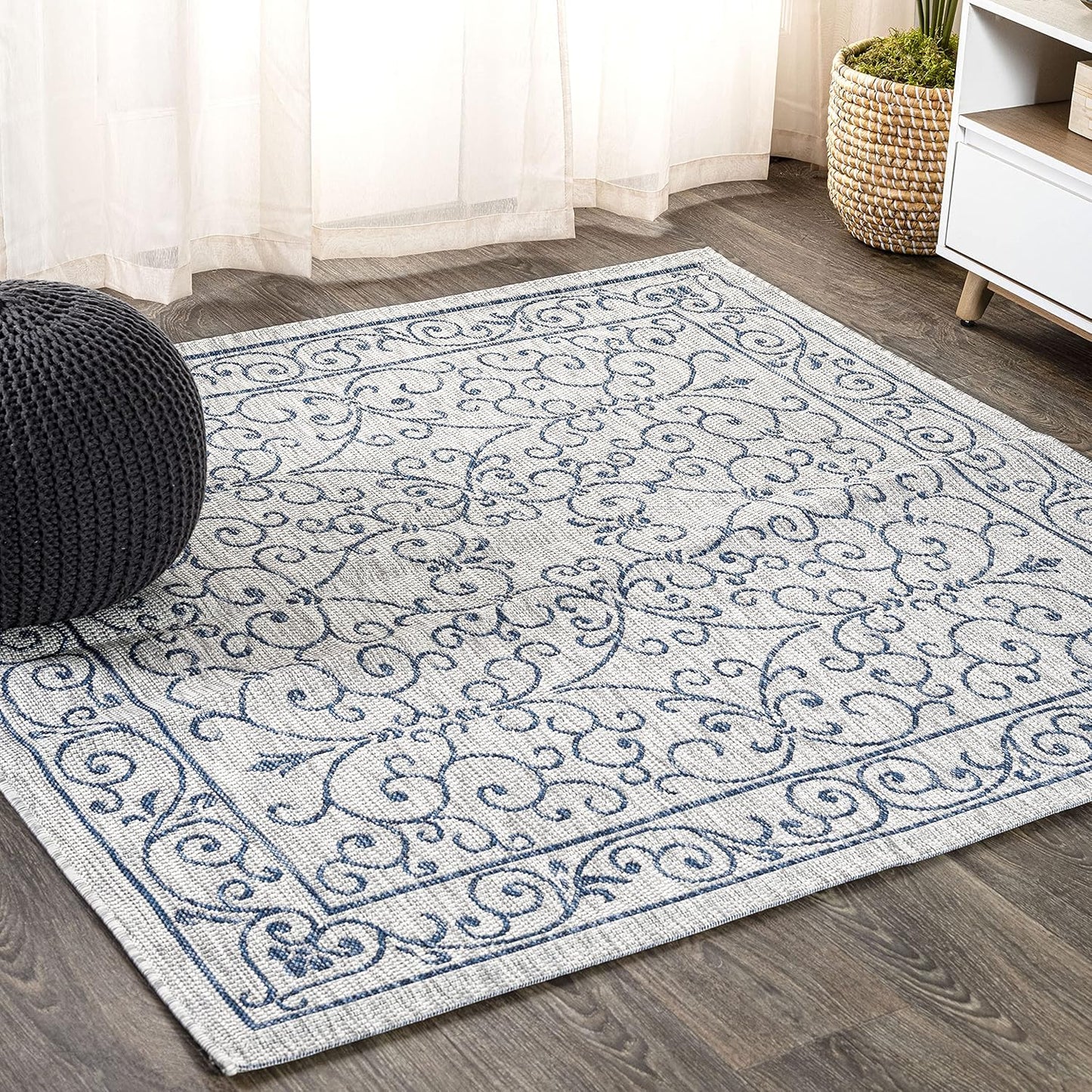 JONATHAN Y Vintage Filigree Indoor Outdoor Square Area Rug 6X6 Gray/Navy, Charleston Textured Weave for Backyard, Patio, Porch, Easy-Cleaning, High Traffic, Pet-Friendly, Non-Shedding (SMB106C-6SQ)